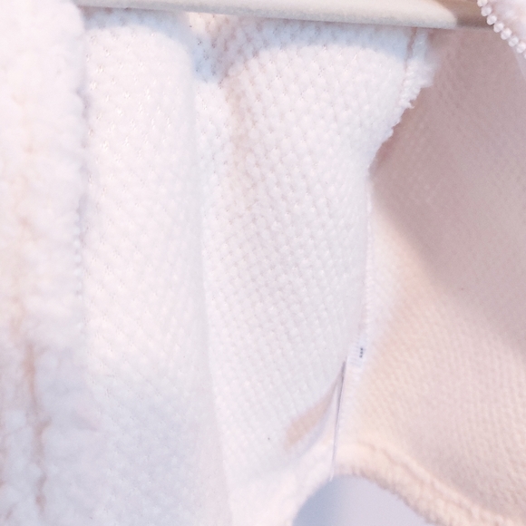 Carter's Baby Girl Ivory Off White Extra Furry Sherpa Outerwear Zipper Vest 6M - Picture 8 of 9